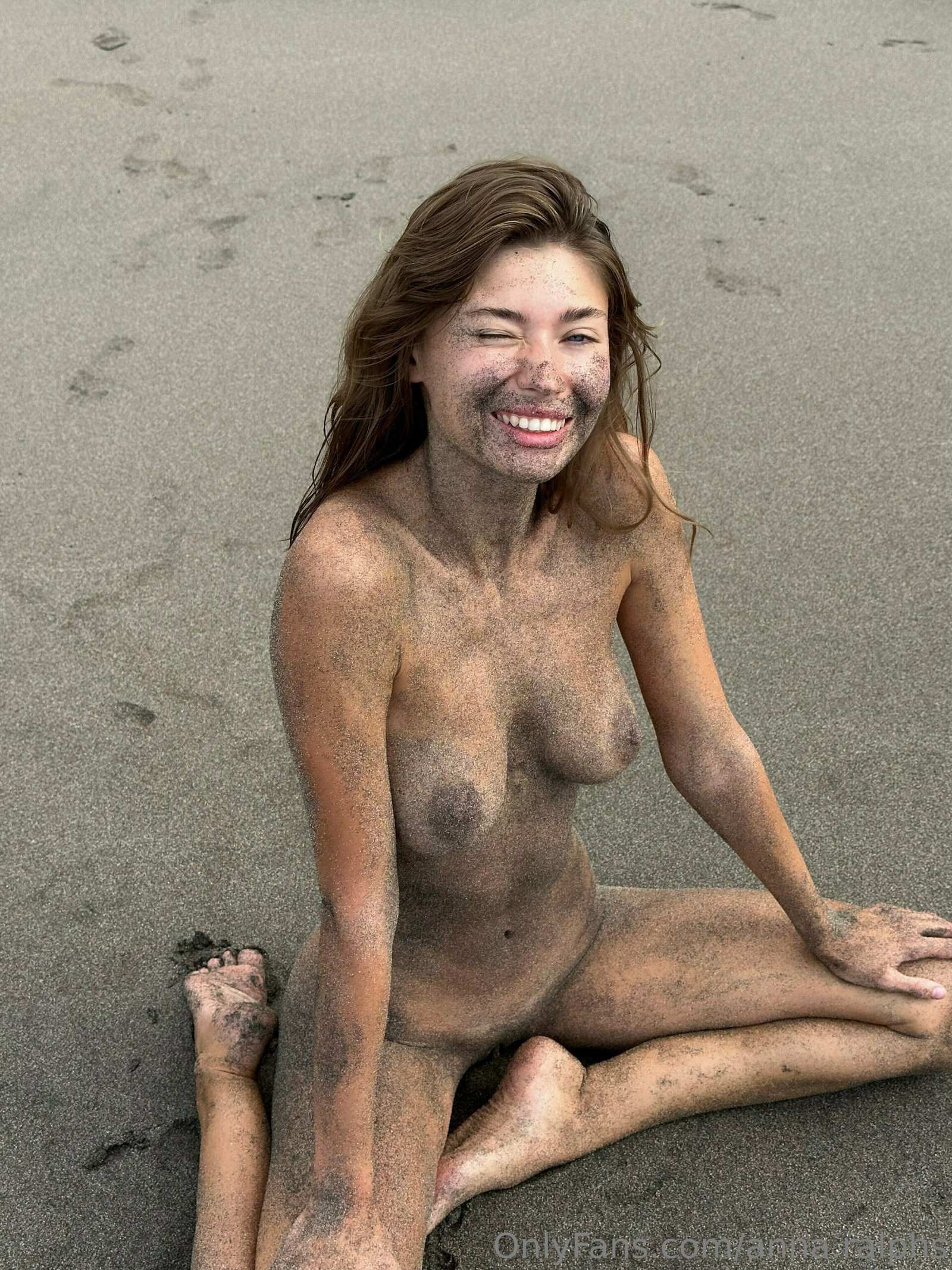 Anna Ralphs Naked in Beach Onlyfans Leaked (15)