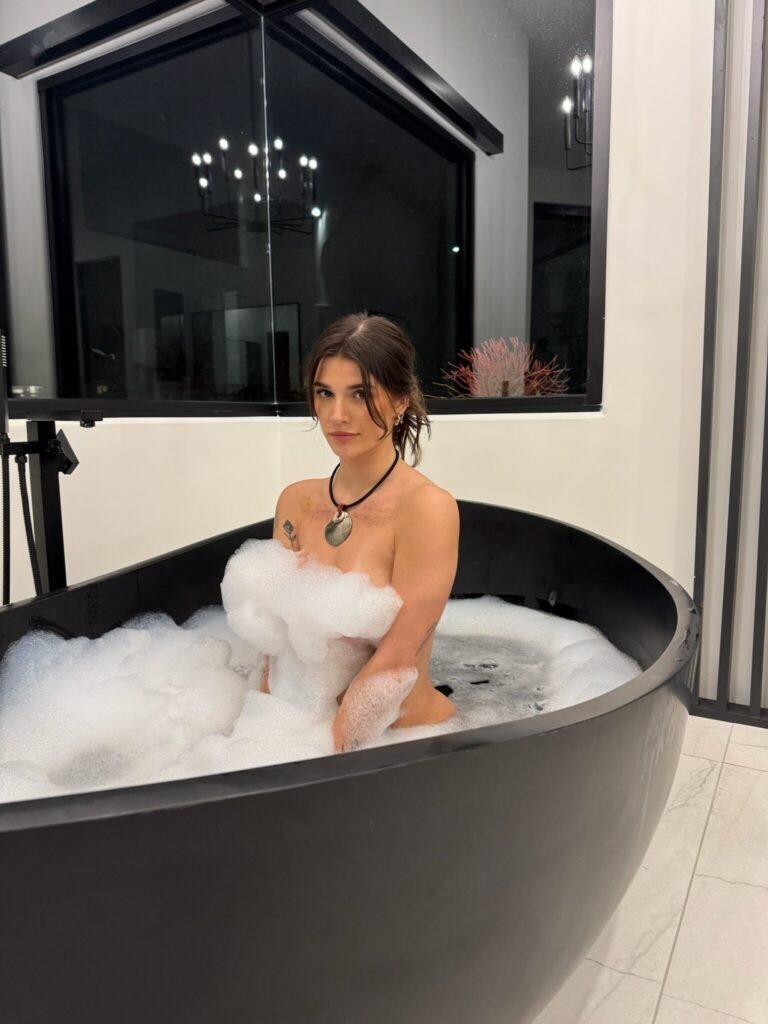 Arikytsya Bathtub Onlyfans Leaked (2)