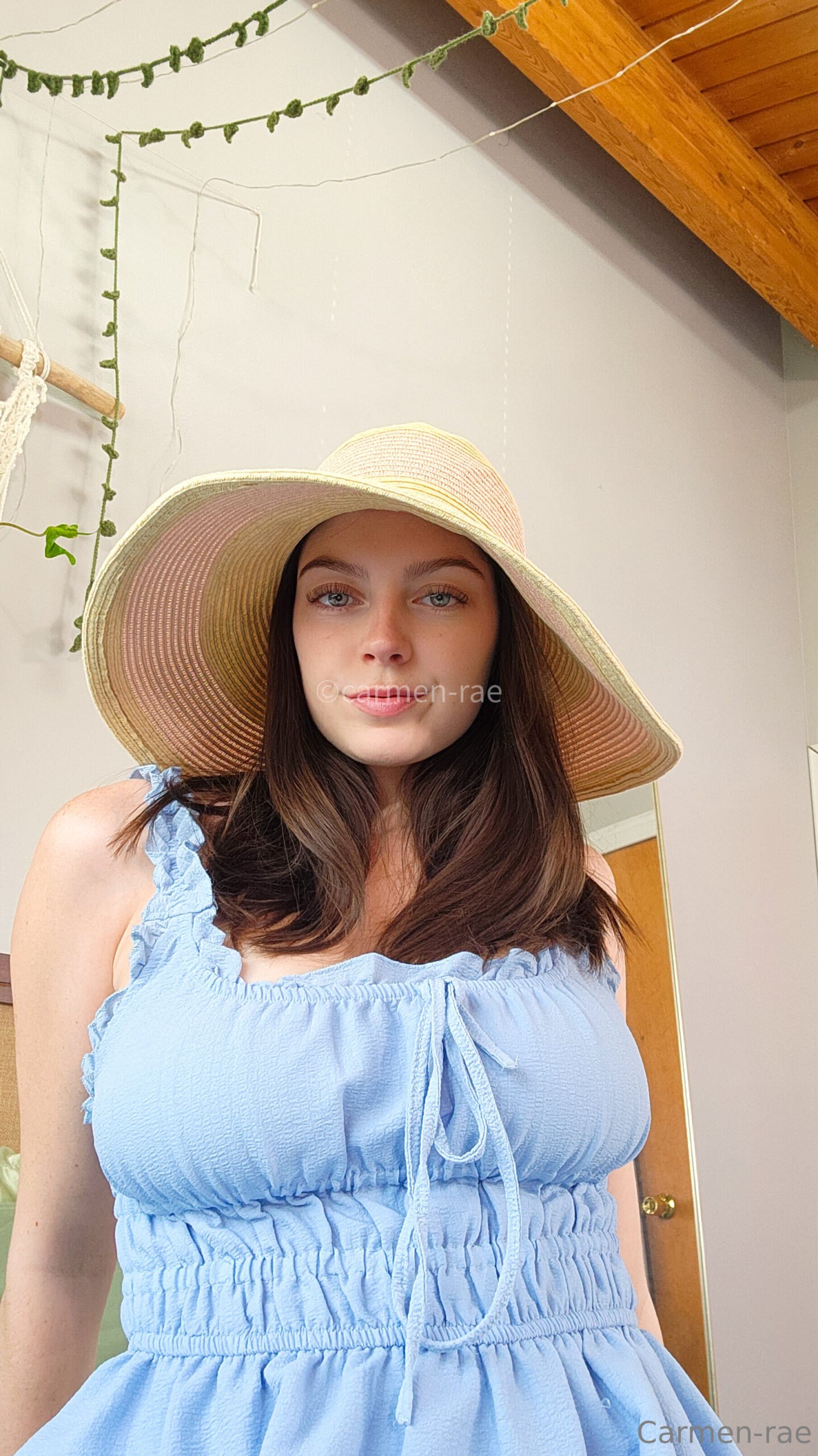 Makoshake in Hot Blue Dress Onlyfans Leaked (3)