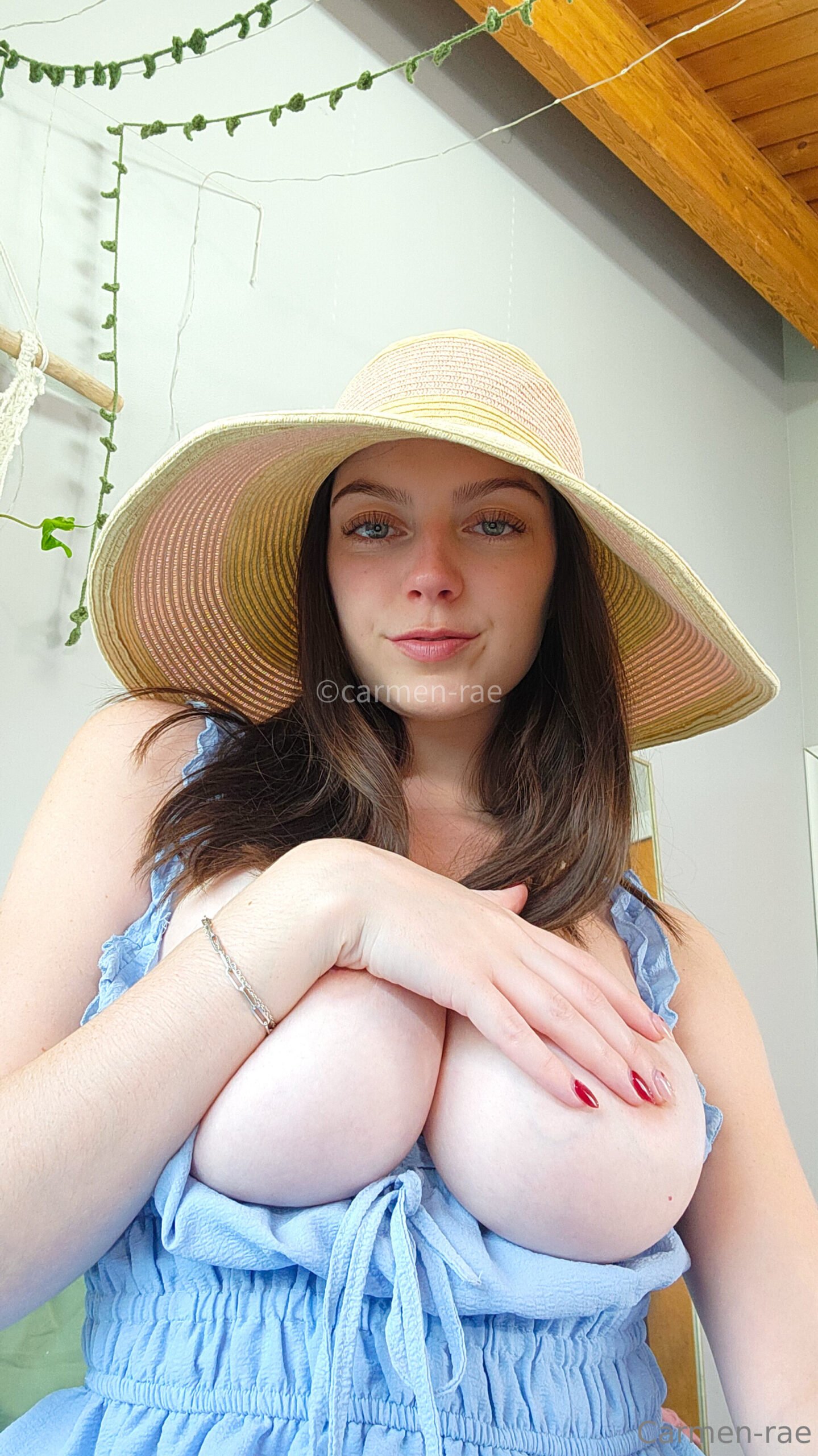 Makoshake in Hot Blue Dress Onlyfans Leaked (9)