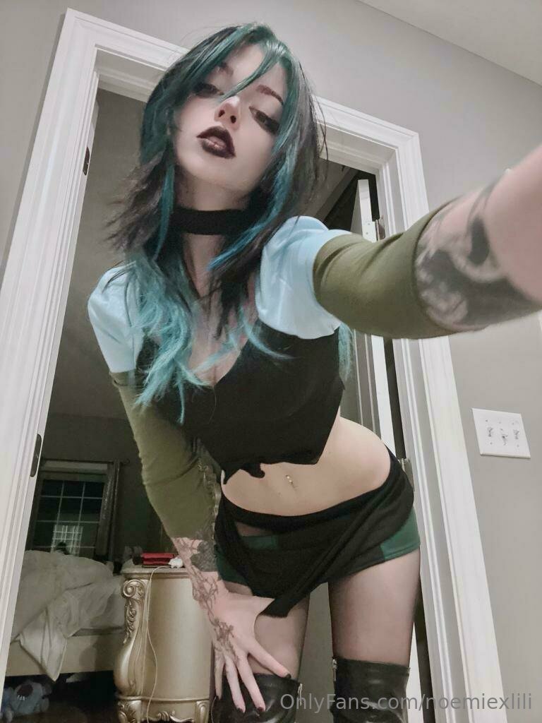 Noemiexlili Baddie Cosplay Onlyfans Leaked Images (22)
