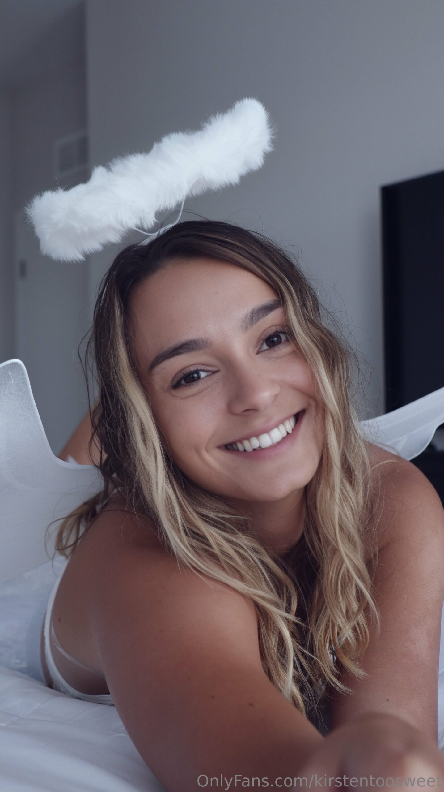 Kirstentoosweet in Angle Outfit Onlyfans Images Leaked (10)