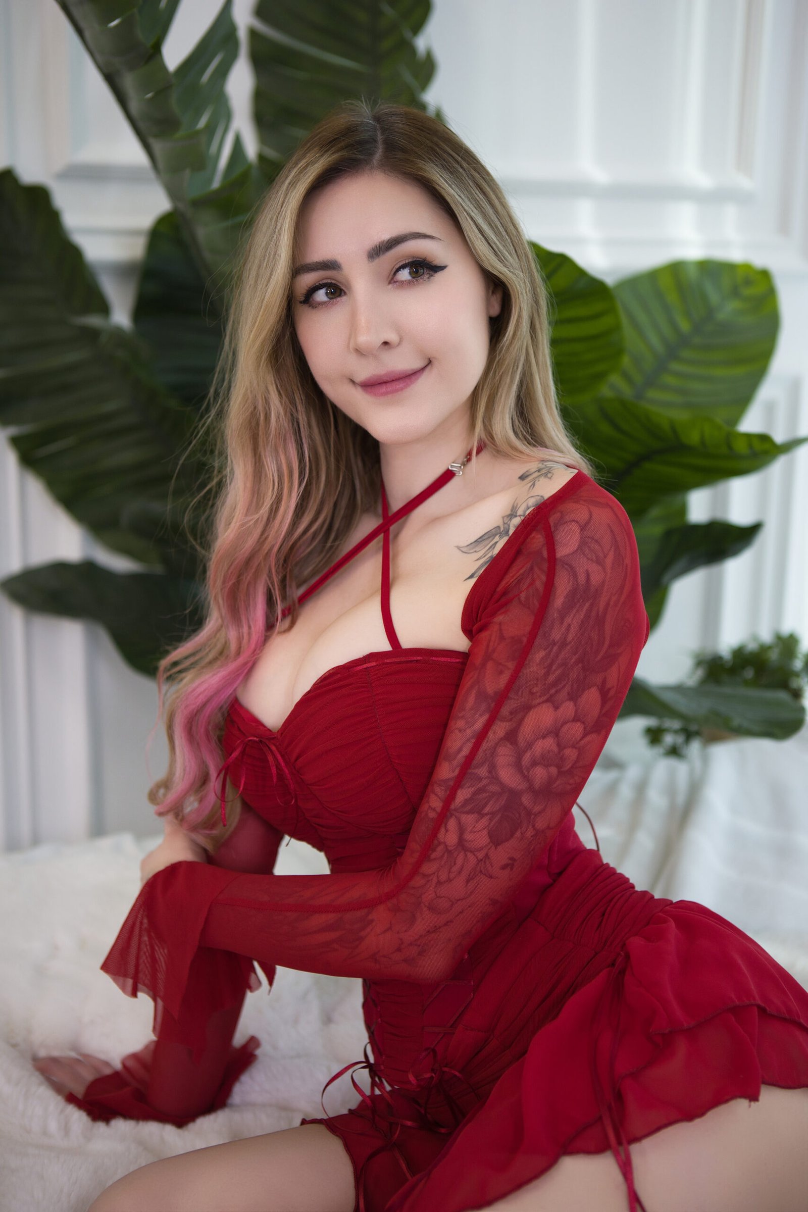Luxlo Hot Red Dress Onlyfans Images Leaked (5)