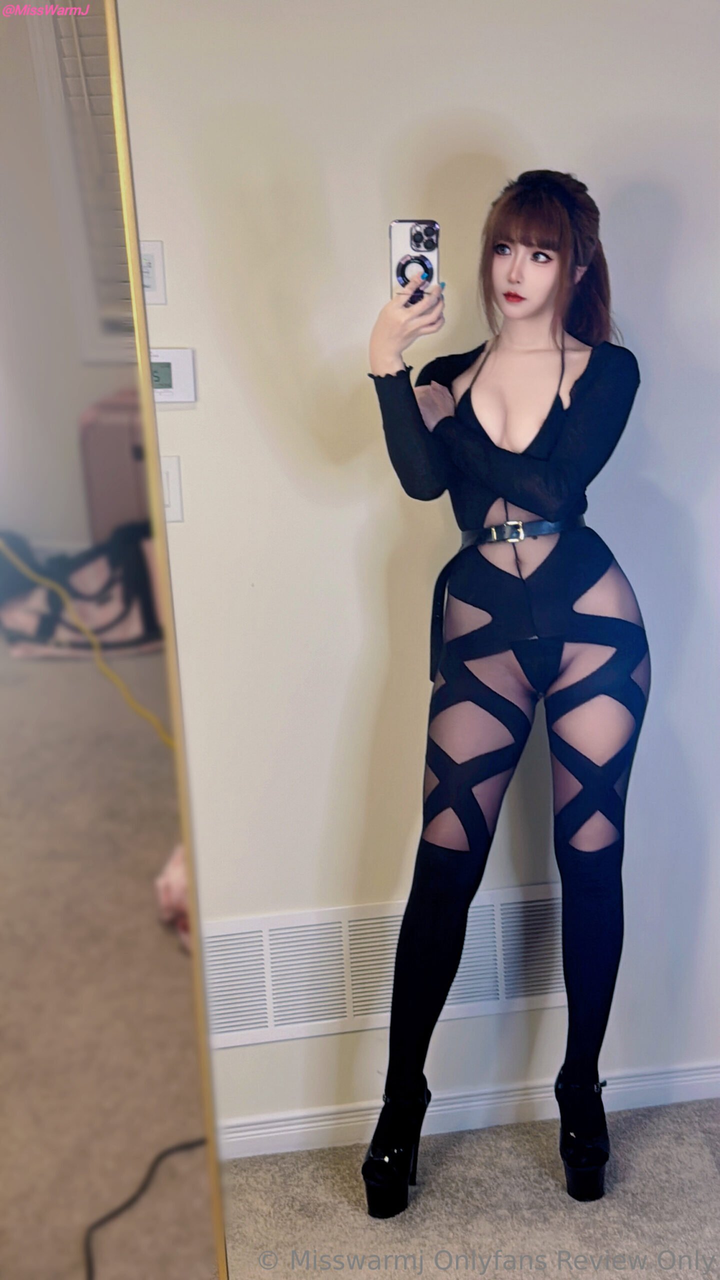 MissWarmJ in Hot Black Dress Onlyfans Images Leaked (2)