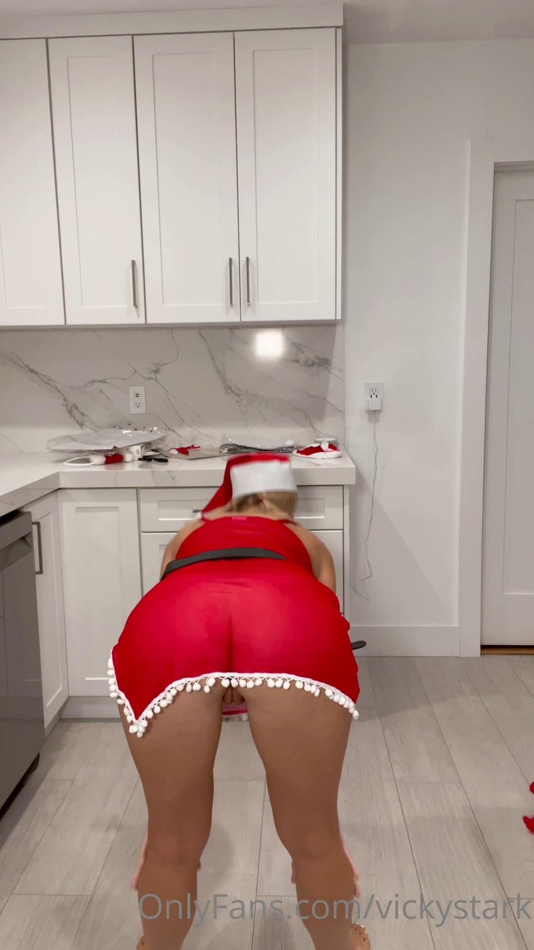 Vicky Stark Xmas Santa Outfits Try On Onlyfans Images Leaked (12)