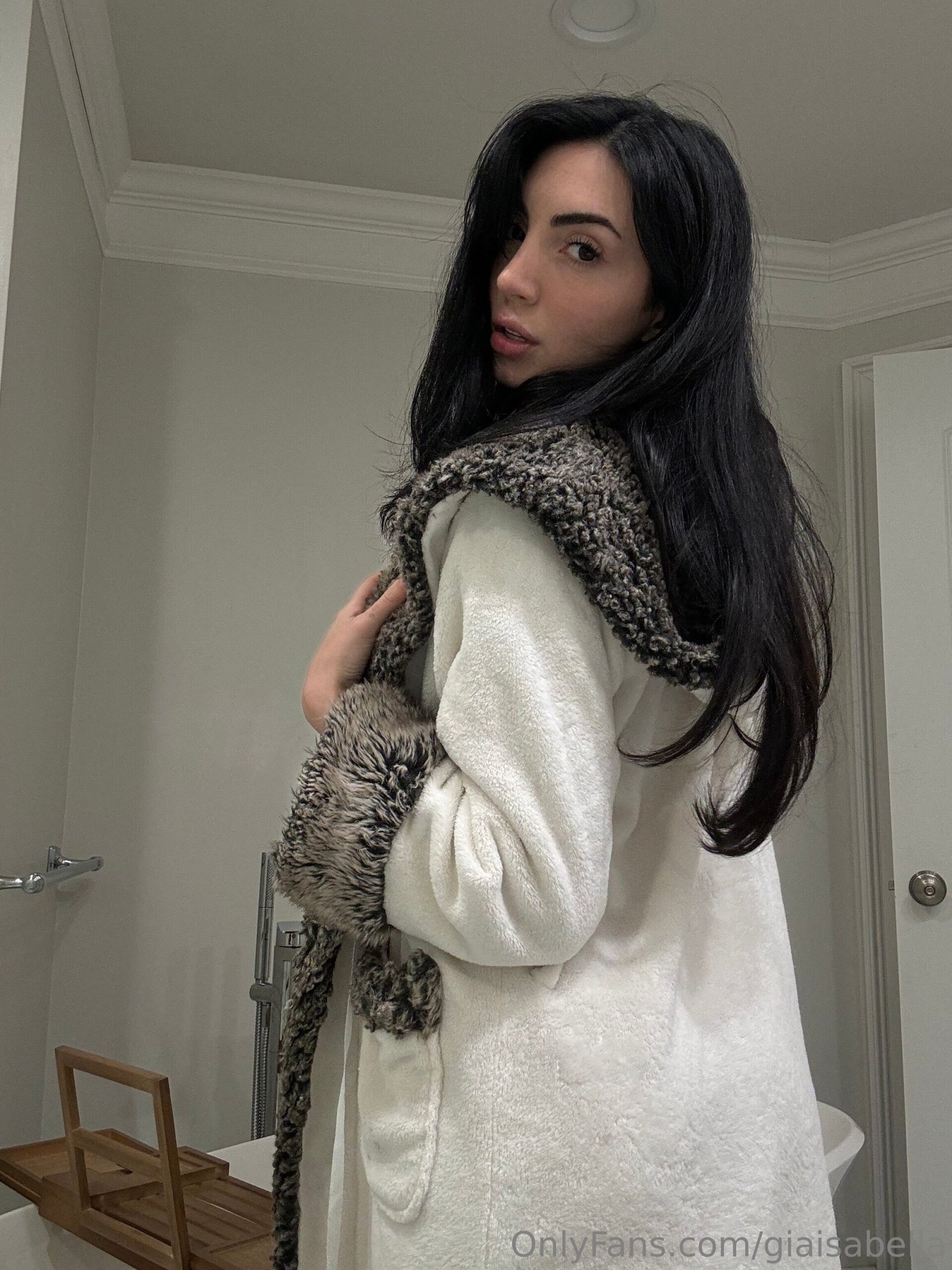 Gia Isabella Nude Strip Onlyfans Images Leaked (2)