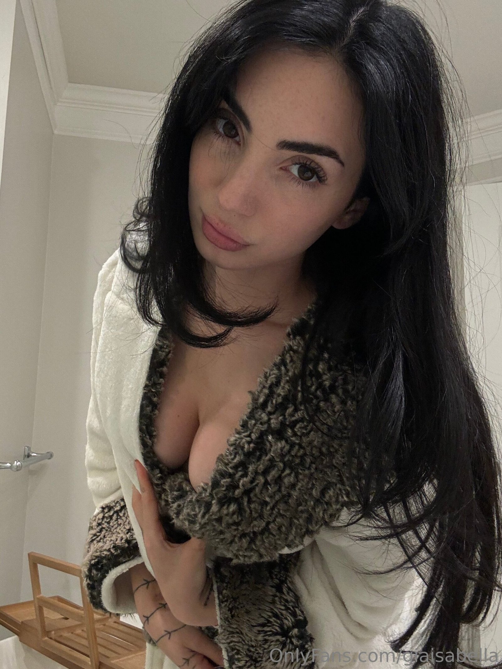 Gia Isabella Nude Strip Onlyfans Images Leaked (4)