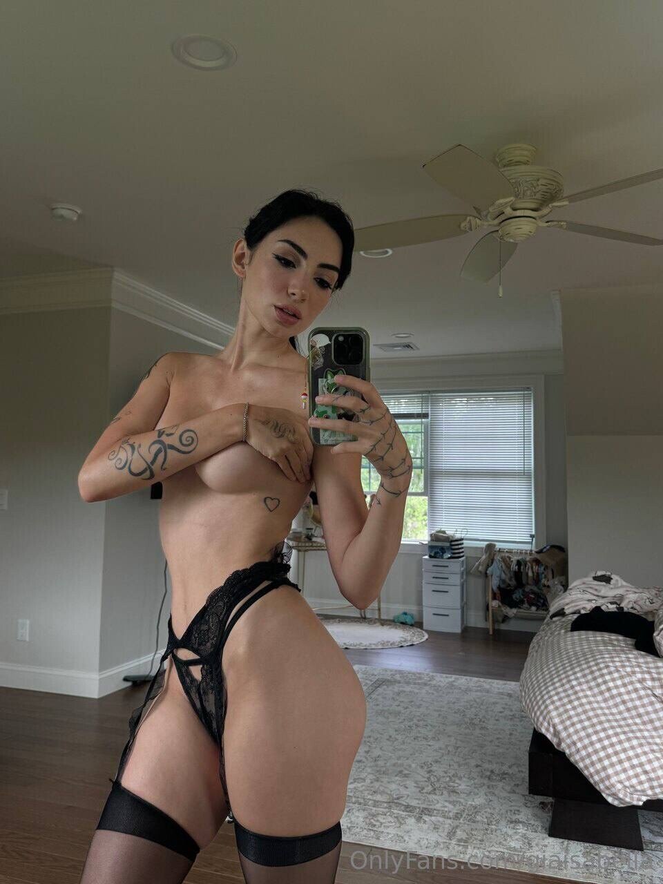 Gia Isabella Topless Black Underwear Onlyfans Images Leaked (5)