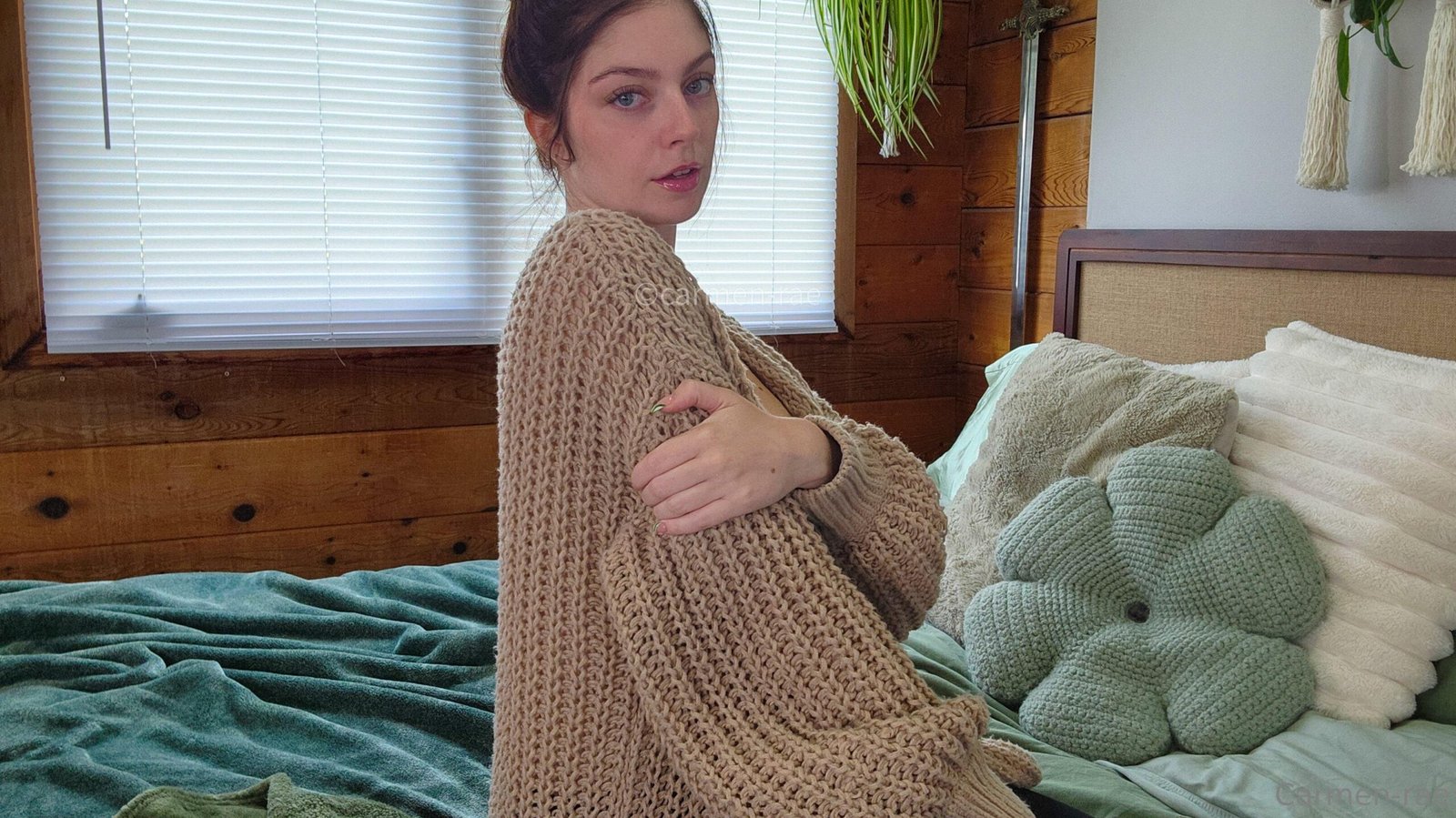 Makoshake Cozy Sweater Set Onlyfans Images Leaked (12)